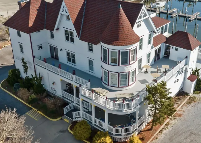 Tavern On The Bay Hotel - Al Capone Suite